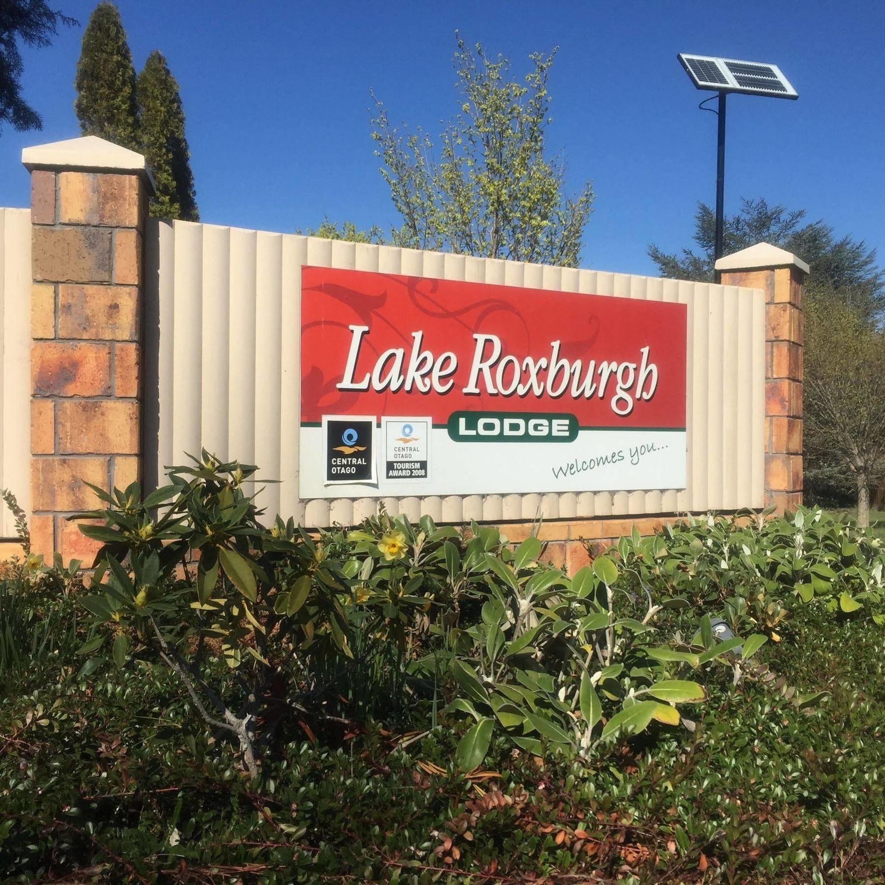 Lake Roxburgh Lodge Exterior photo